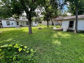 429 Green St in Rockdale, TX - Foto de edificio - Building Photo
