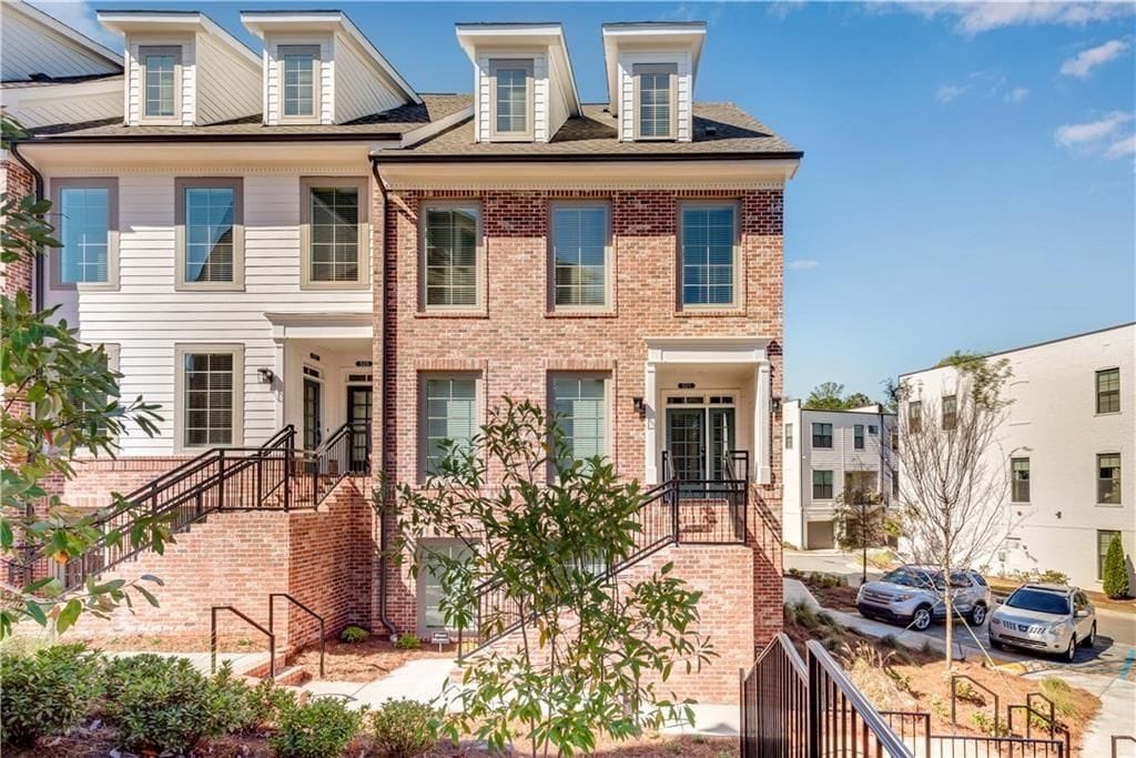 501 Burton Dr in Alpharetta, GA - Building Photo
