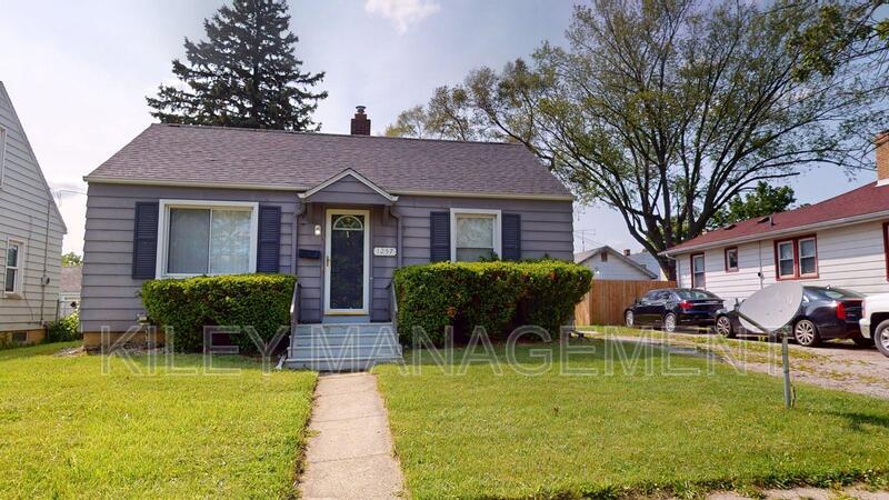 1257 Forest Hill Ave in Flint, MI - Building Photo