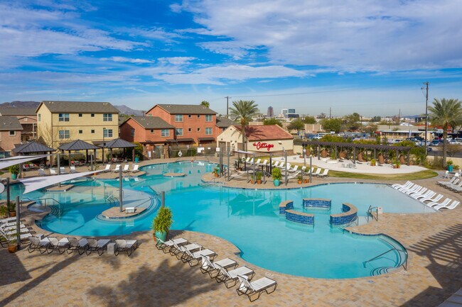 Cottages at Tucson in Tucson, AZ - Foto de edificio - Building Photo
