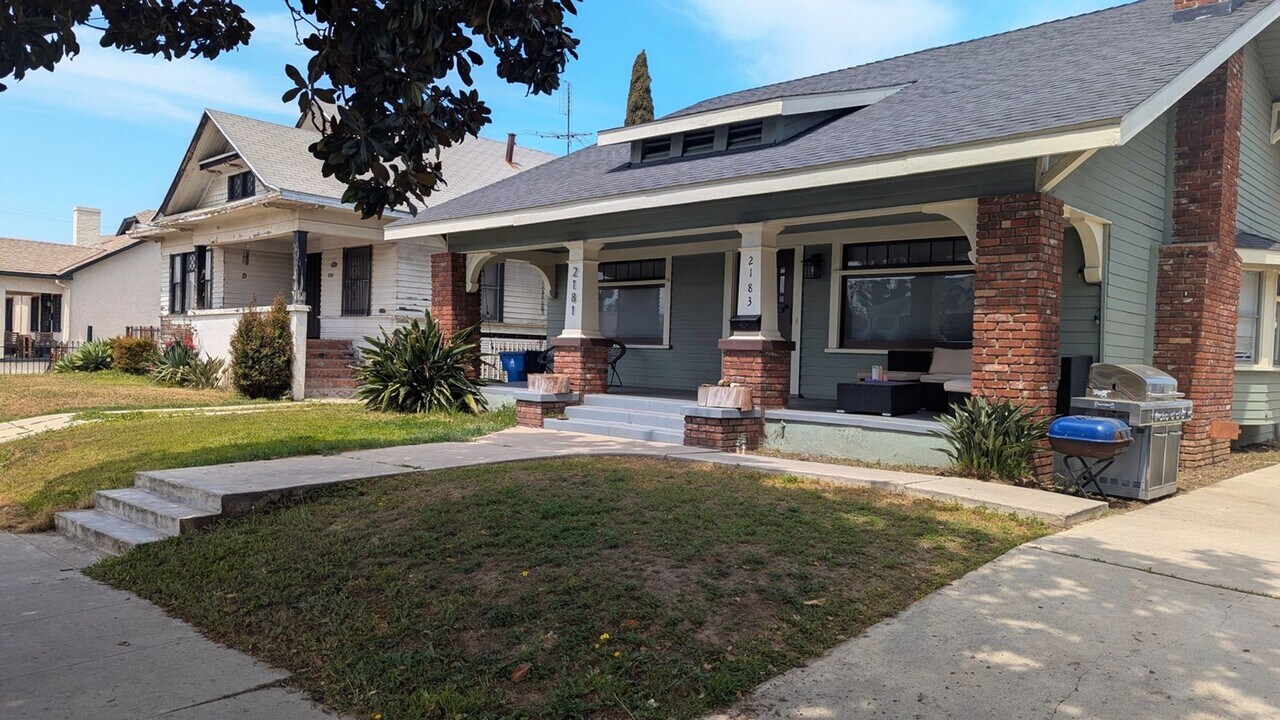 2181 W 29th St in Los Angeles, CA - Building Photo