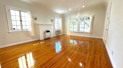 422 N Spaulding Ave in Los Angeles, CA - Foto de edificio - Building Photo