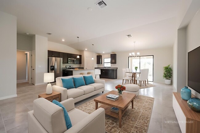 1035 Bassinger Ave S in Lehigh Acres, FL - Foto de edificio - Building Photo
