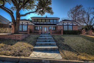225 Sovereign Ct in Rockwall, TX - Building Photo