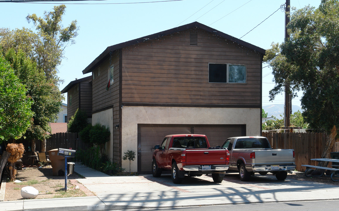 848-850 5th St in Fillmore, CA - Foto de edificio