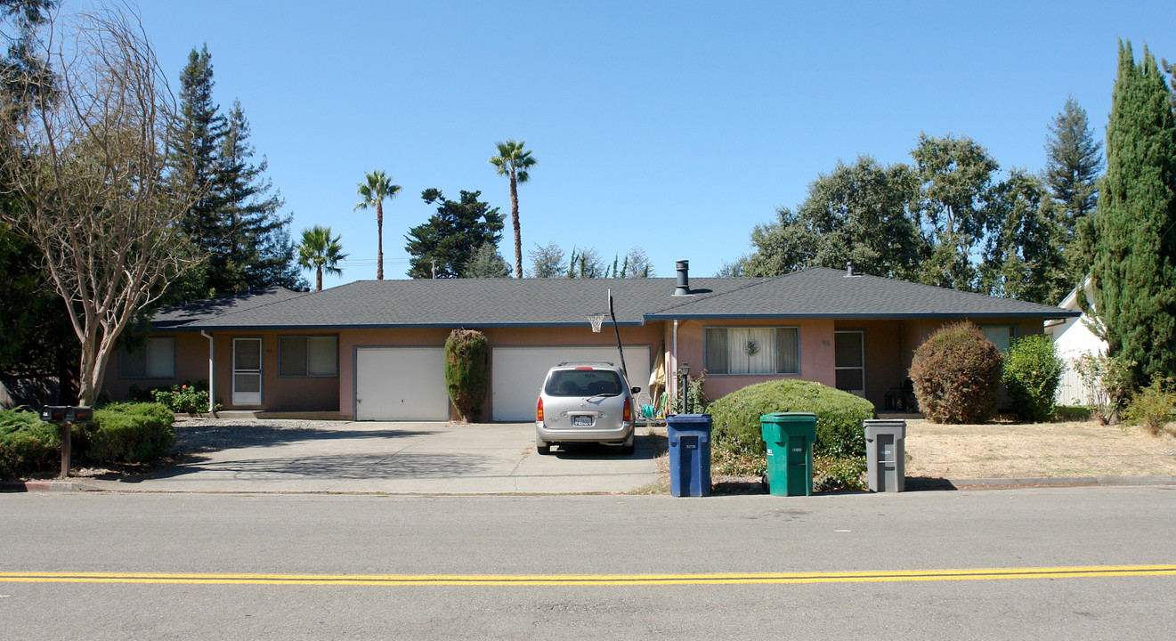 41 Ursuline Rd in Santa Rosa, CA - Building Photo