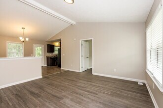 425 Jonesboro Ct in La Vergne, TN - Building Photo - Building Photo