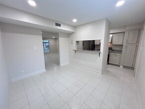 8101 Amelia Rd in Houston, TX - Building Photo - Building Photo