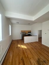 8 N Clover St, Unit 1 in Poughkeepsie, NY - Building Photo - Building Photo