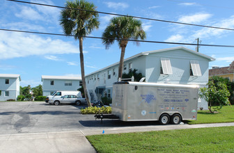 Village Apartments in North Palm Beach, FL - Building Photo - Building Photo