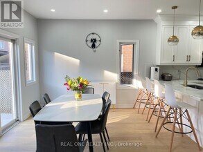 485 English Rose Ln in Oakville, ON - Building Photo - Building Photo