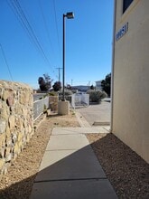 10051 Railroad Dr in El Paso, TX - Foto de edificio - Building Photo