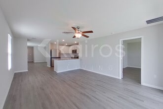 8595 SW 43rd Ter in Ocala, FL - Building Photo - Building Photo