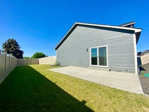 207 Rainier Dr in Yakima, WA - Building Photo - Building Photo