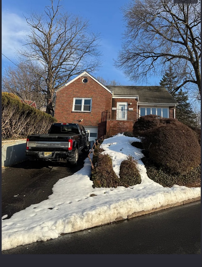 639 Oakdene Ave, Unit 1 in Ridgefield, NJ - Building Photo - Building Photo