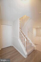 12318 Cinnamon St in Woodbridge, VA - Building Photo