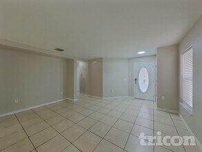 4621 Ross Lanier Ln in Kissimmee, FL - Foto de edificio - Building Photo