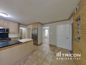 2390 Karen Ln in Hatboro, PA - Foto de edificio - Building Photo