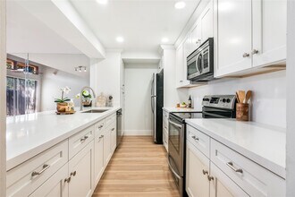 7920 NW 11th Ct in Plantation, FL - Building Photo - Building Photo