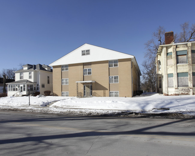 Kelly Gene Apartments in Omaha, NE - Building Photo - Building Photo