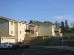 Westwood Court Apartments in Reedsburg, WI - Building Photo - Building Photo