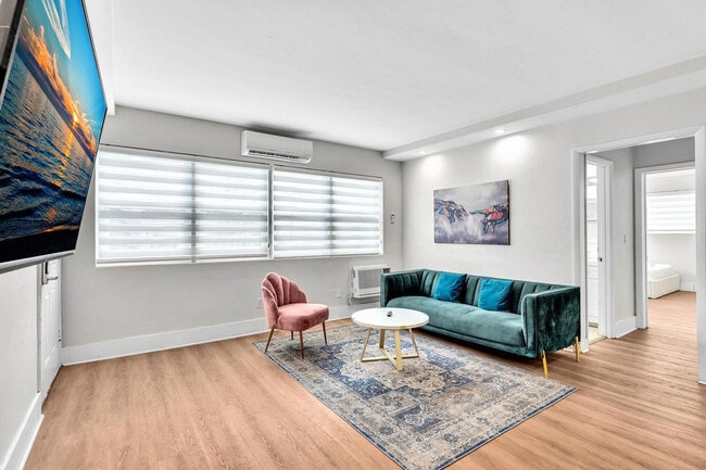 10004 E Bay Harbor Dr
