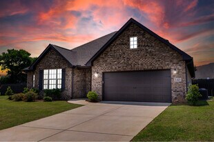 141 Slade Thomas Dr in Meridianville, AL - Building Photo