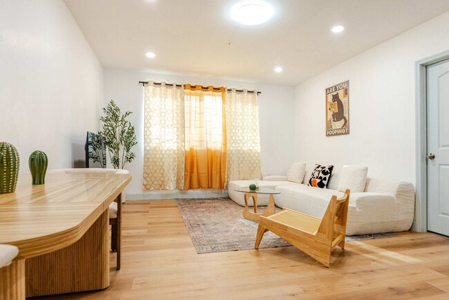 1384 Ridge Ave