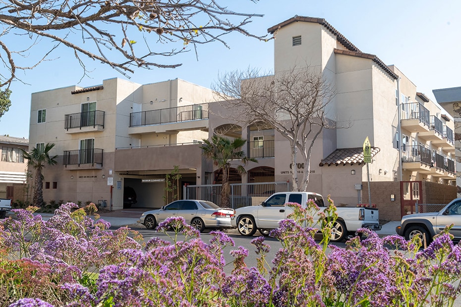 Middleton Place in Huntington Park, CA - Foto de edificio
