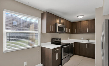 414 E 12th Ave in Columbus, OH - Foto de edificio - Building Photo