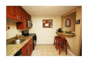 36 Bellvista Rd, Unit 14 in Boston, MA - Building Photo - Building Photo