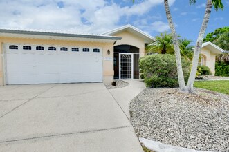 15140 Lyneburg Ave in Venice, FL - Building Photo - Building Photo