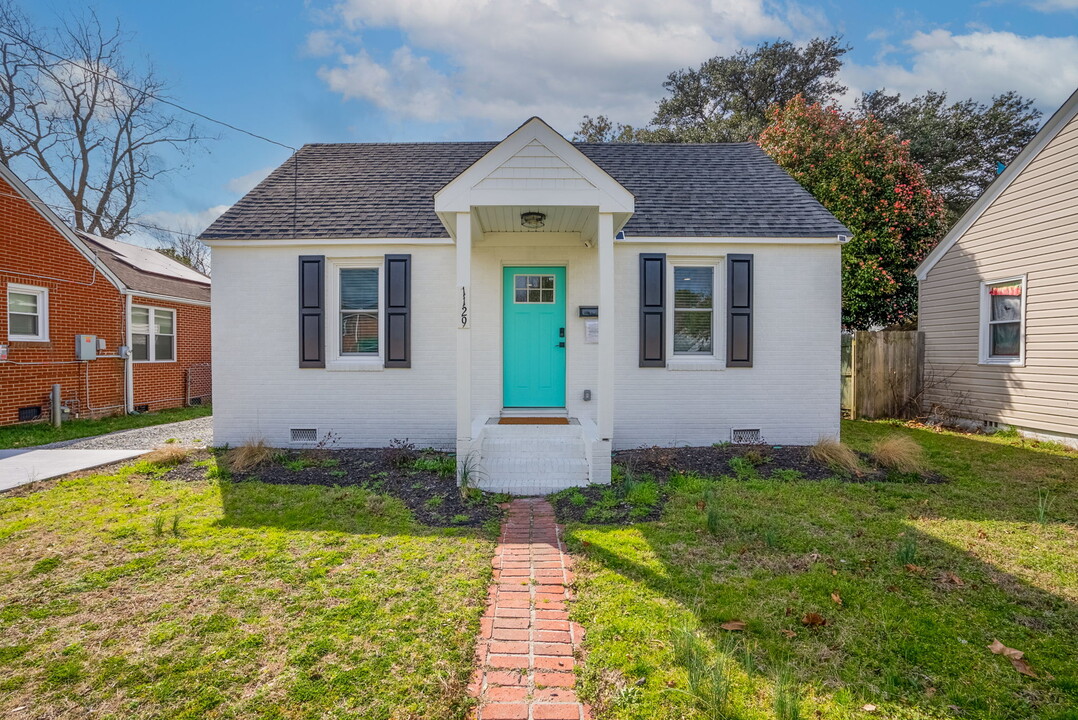 1129 Hillside Ave in Norfolk, VA - Building Photo