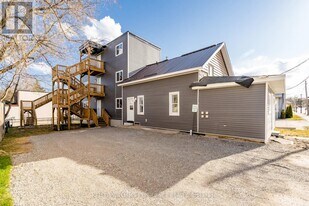 99 Colborne St W in Orillia, ON - Building Photo