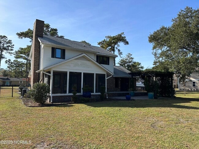 205 Gemini Ct in Cape Carteret, NC - Foto de edificio - Building Photo