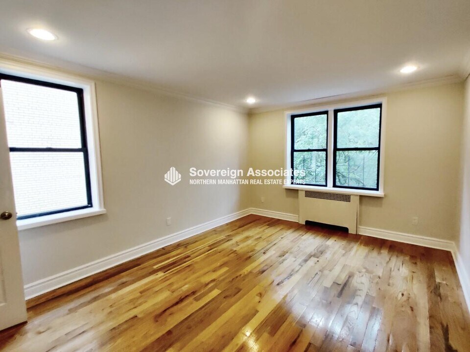 50 Overlook Terrace in New York, NY - Building Photo