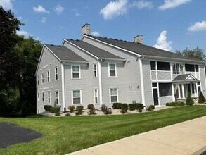 4107 Inverness St in Dexter, MI - Foto de edificio - Building Photo
