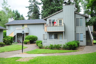 6759 SW Montauk Cir in Lake Oswego, OR - Building Photo - Building Photo