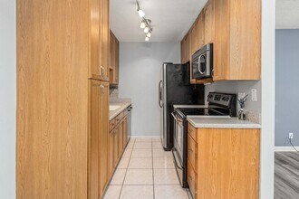8022 Linda Vista Rd in San Diego, CA - Building Photo - Building Photo
