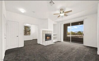 913 Duckhorn Ct in Las Vegas, NV - Building Photo