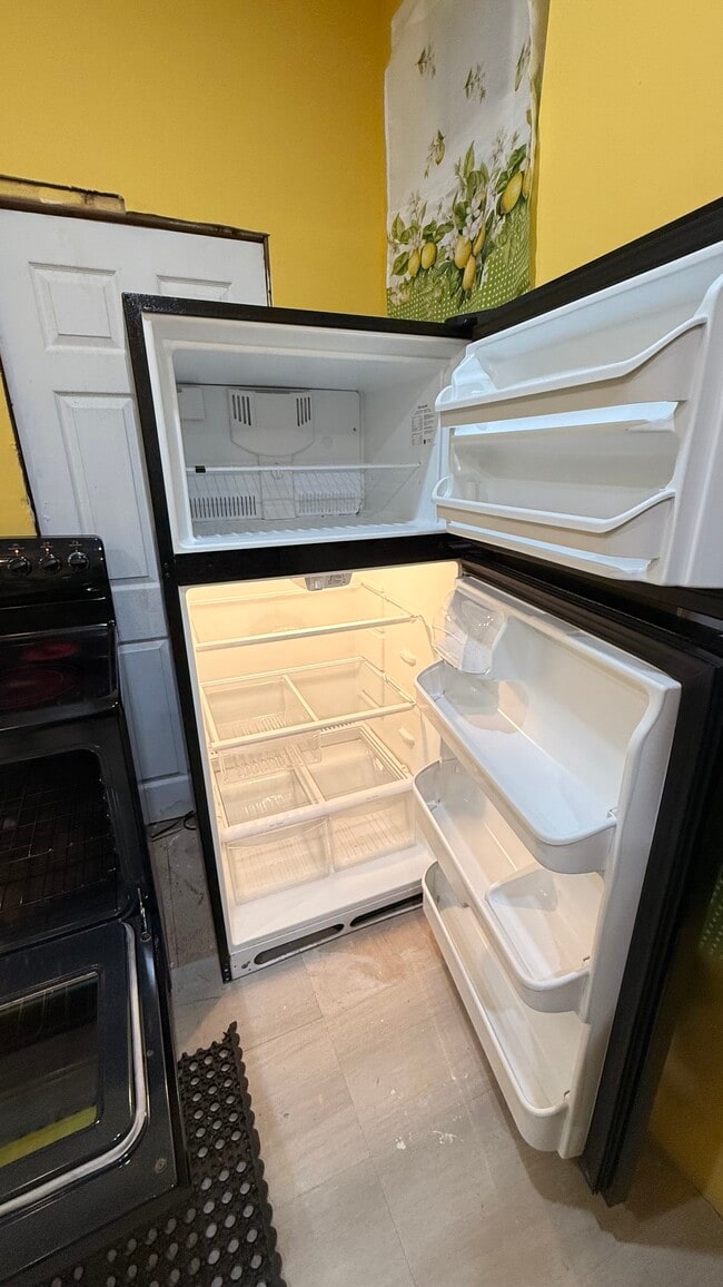 2432 N 17th St in Philadelphia, PA - Building Photo - Building Photo