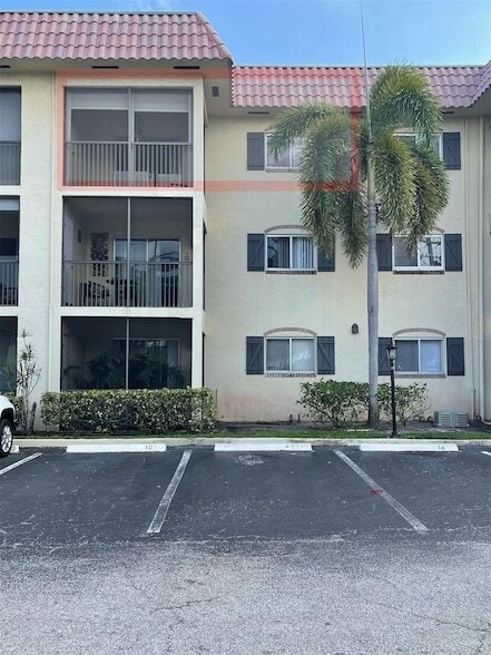 259 S Cypress Rd, Unit 536 in Pompano Beach, FL - Foto de edificio - Building Photo