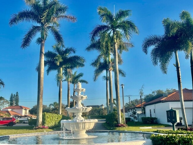 13491 Fountain View Blvd in Wellington, FL - Foto de edificio - Building Photo