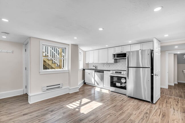 465 E 8th St, Unit 1 in Boston, MA - Building Photo - Building Photo