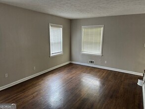 1307 Lorenzo Dr SW, Unit A in Atlanta, GA - Building Photo - Building Photo