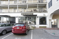 Grand Victorian in Old Orchard Beach, ME - Foto de edificio - Building Photo