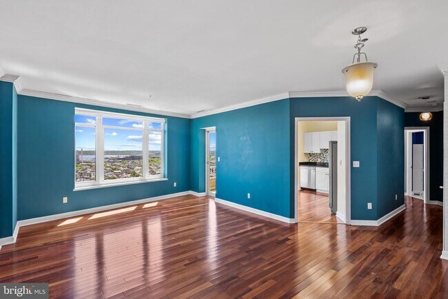 100 Harborview Dr in Baltimore, MD - Building Photo - Building Photo