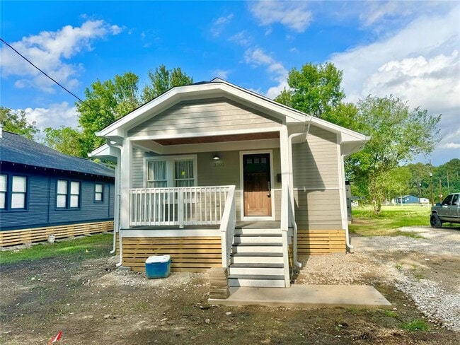 property at 3505 Brooks St