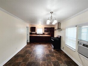 1204 De Boll St in Houston, TX - Building Photo - Building Photo