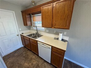 1160 S Jasmine Ln in Fayetteville, AR - Foto de edificio - Building Photo